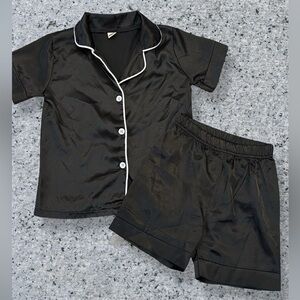 Size 110 (4/6t) silky pjs
